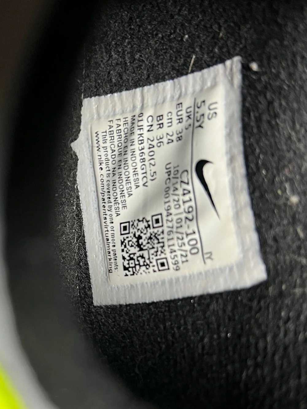Nike Boy’s White/Black/Volt Air Max Low-Top Sneakers